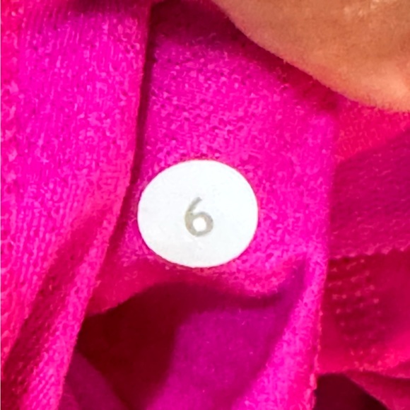 Lululemon No Limits Tank
Paris Perfection - Picture 6 of 7